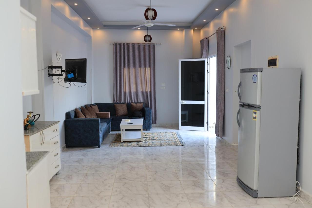 Nefertarie Guest House Luxor Kültér fotó