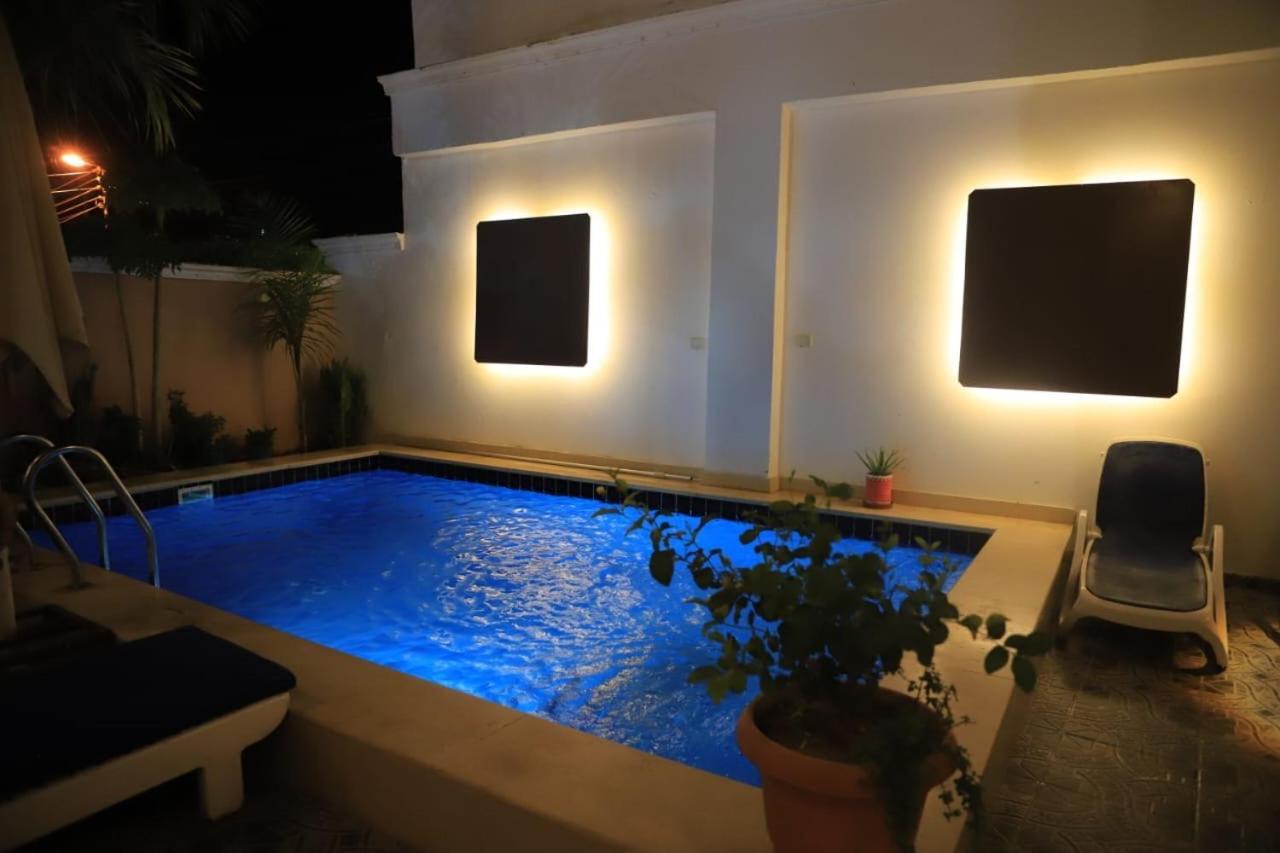 Nefertarie Guest House Luxor Kültér fotó